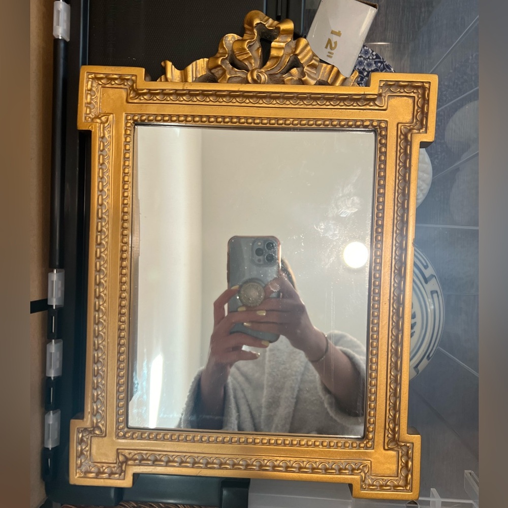 Vintage bow mirror